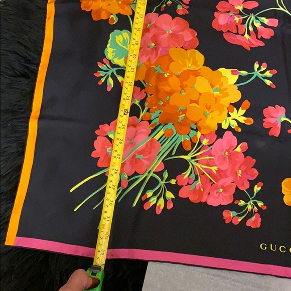 Gucci scarf 🧣 - Picture 3 of 7